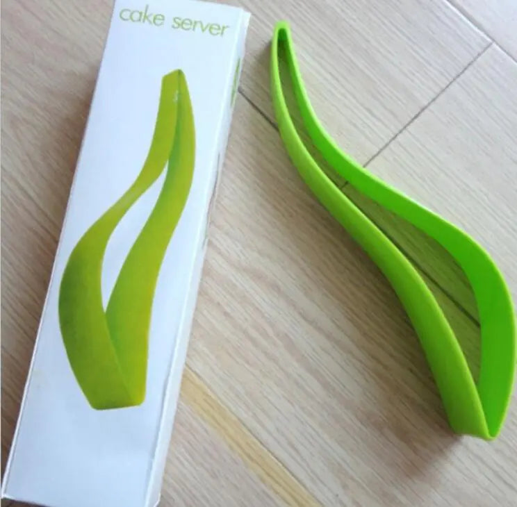 All-in-One Cake Server and Cutter